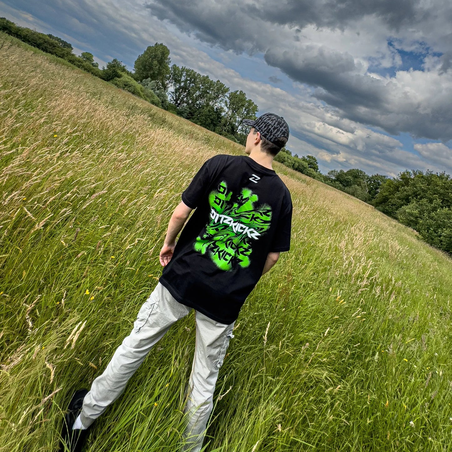BASIC OVERSIZED TEE - DitzKickz